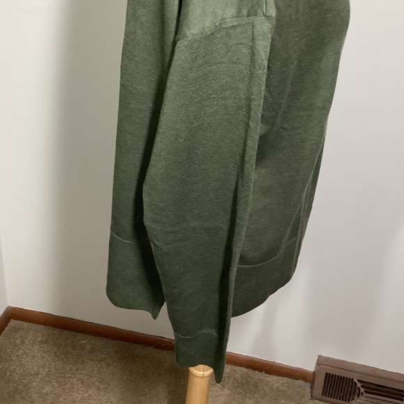 NWT GAP XL Sweater Linen Blend Dark Green Olive V neck Lightweight Layering - Picture 6 of 8